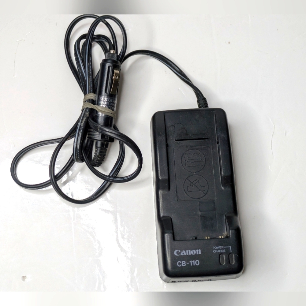 Canon CB-110 Charger with Cable Tested